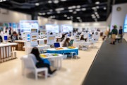8月13日贵阳贵安招聘会举行，为高校毕业生搭建对接平台