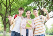 大在校生期间治理的对策和剖析用英语怎样说 (大学生在校期间)